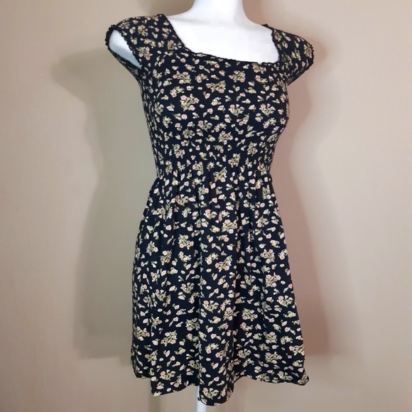 Billabong Dresses & Skirts - Billabong | stretchy top of the shoulder dress